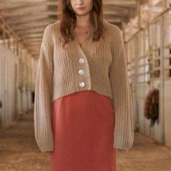 The GREAT. Cropped Montana Sweater in Putty - Picture 1 of 10